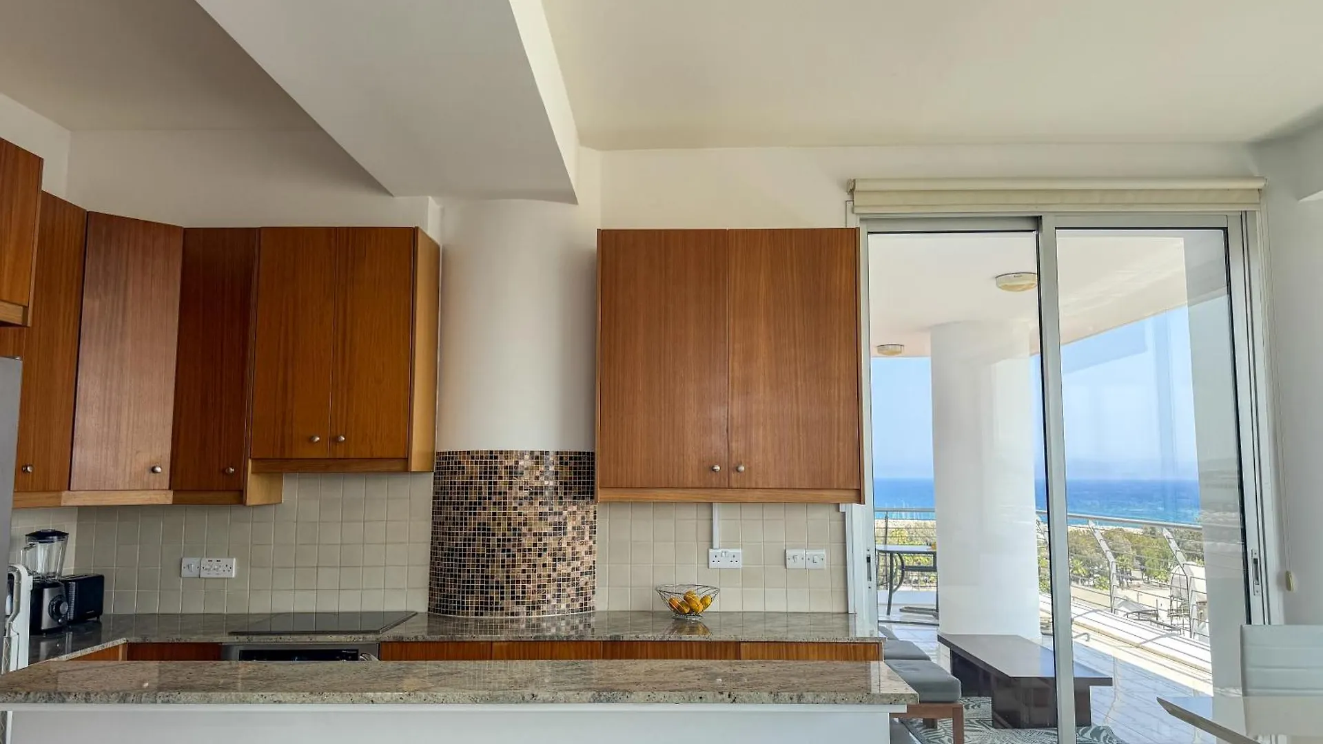 Sea View City Beach Apartment Larnaca Cipro