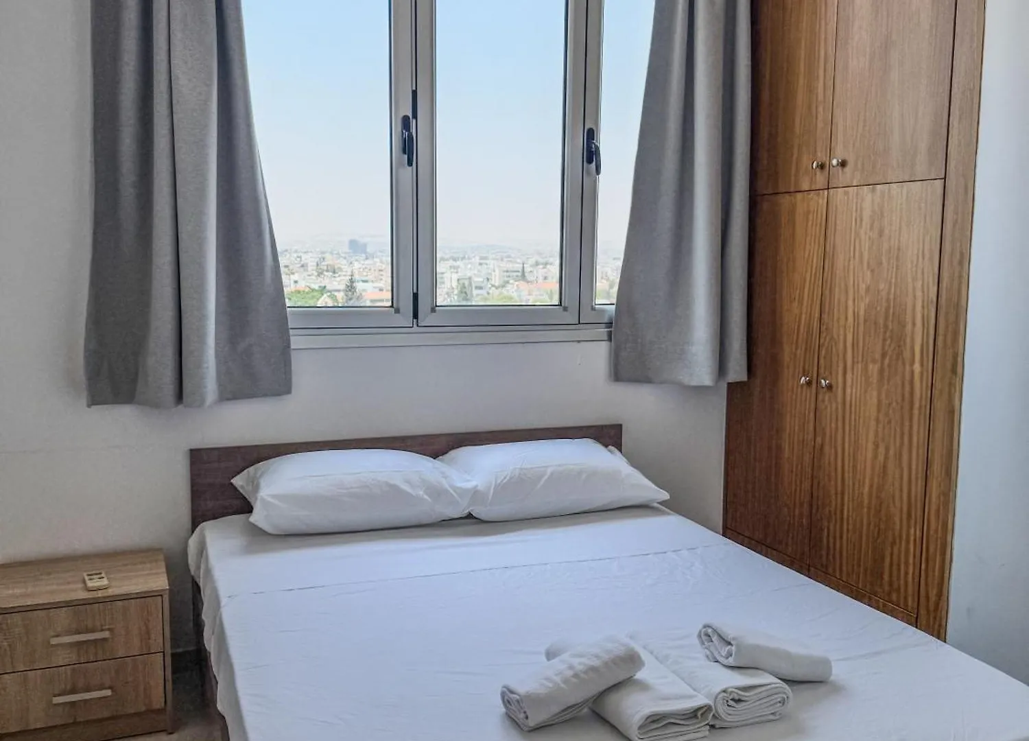 Sea View City Beach Apartment Larnaca