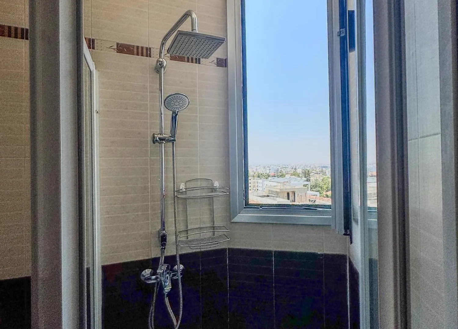 Sea View City Beach Apartment Larnaca