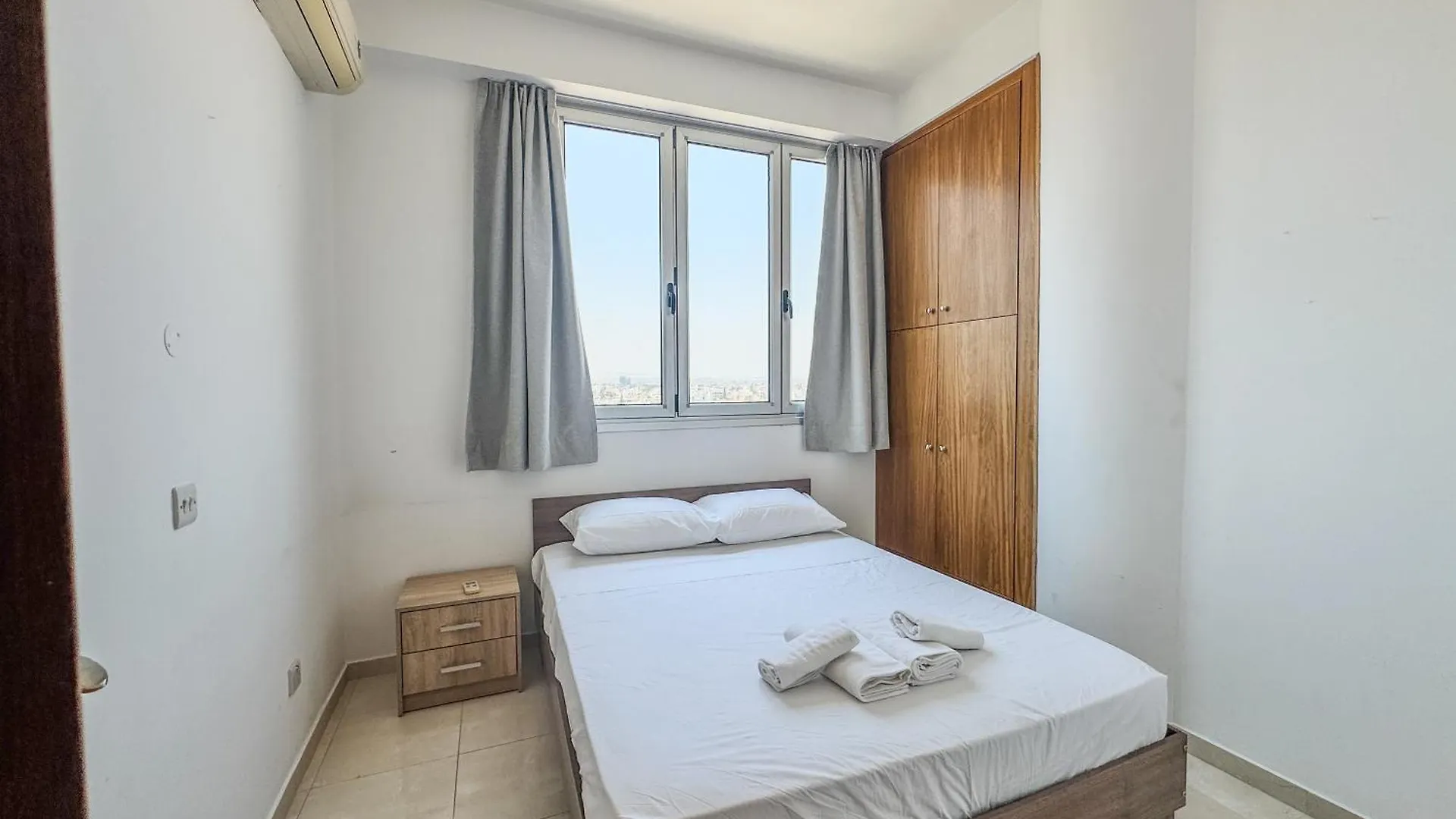 Sea View City Beach Apartment Larnaca 0*,  Cipro