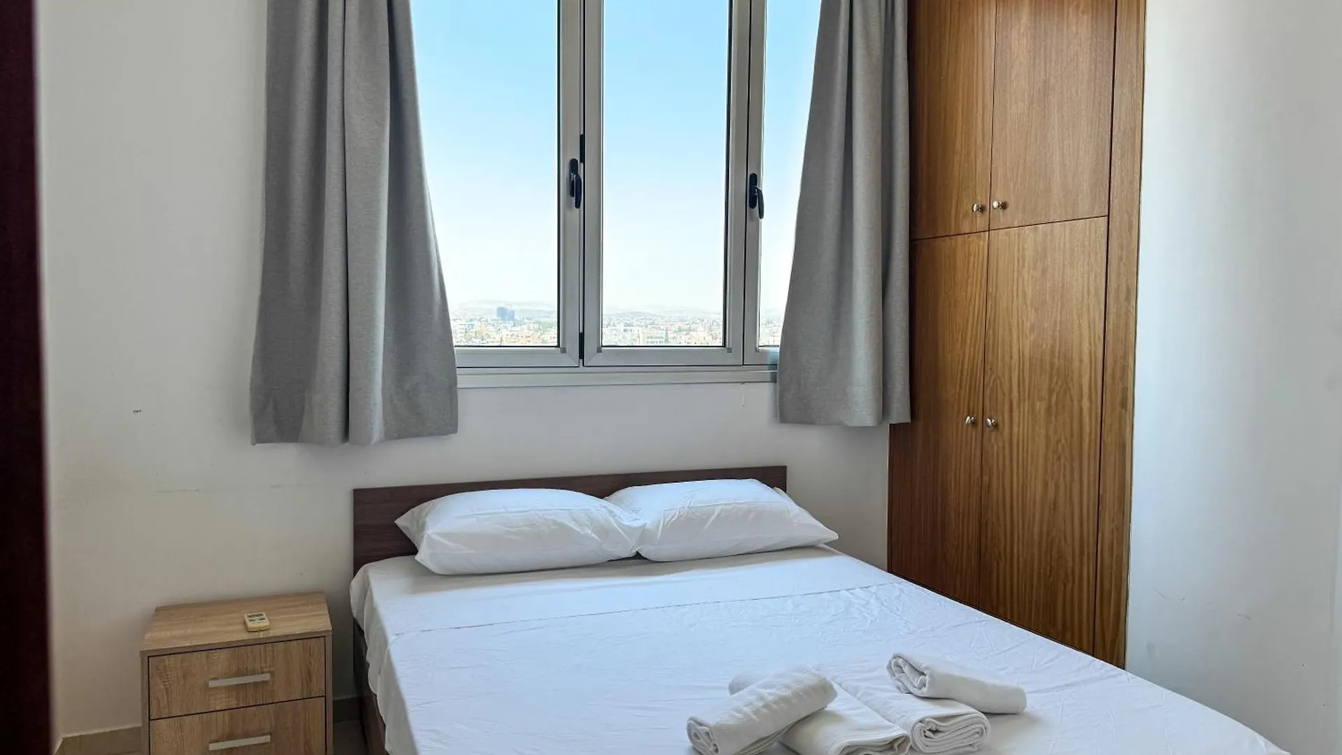 Sea View City Beach Apartment Larnaca